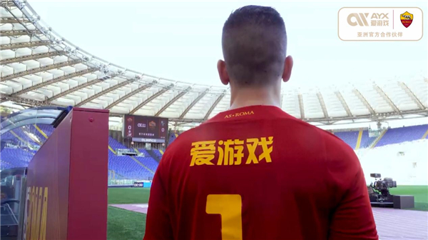 成鲜明对比